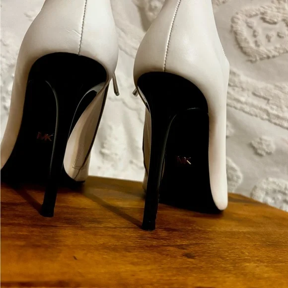 Michael Kors White Ankle Boots - Picture 3 of 4